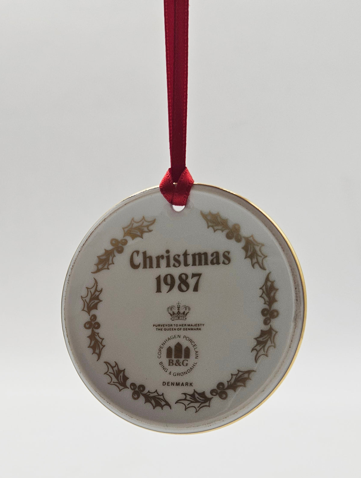 Bing & Grøndahl – “Christmas Eve at the White House” — ornament view