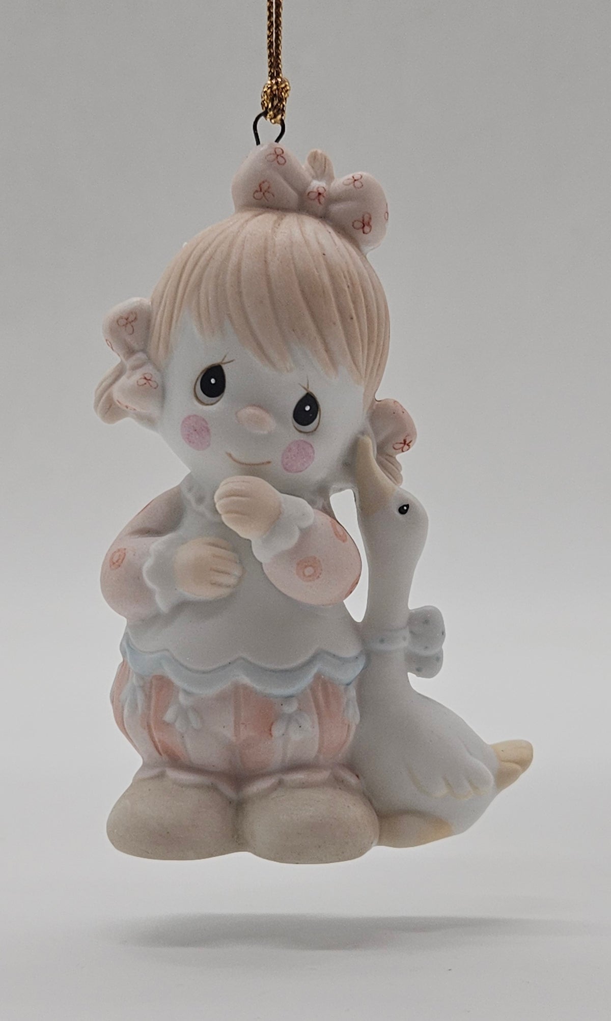 1987 Waddle I Do Without You 112364 — ornament close-up