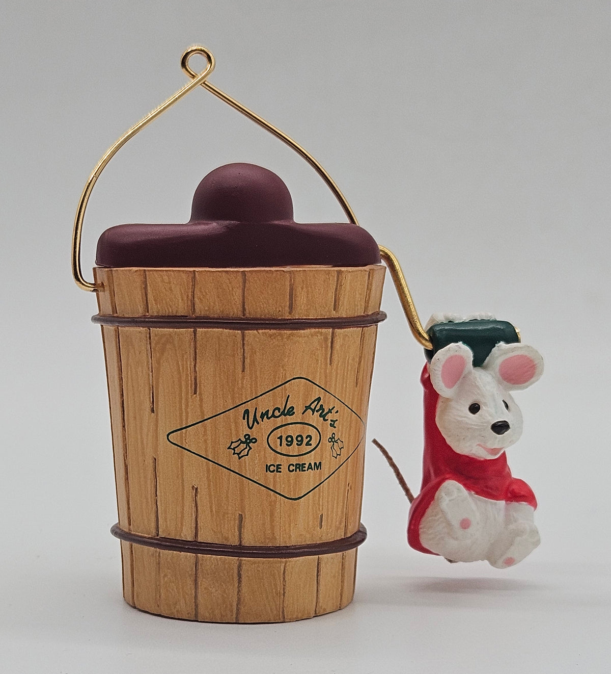 1992 Uncle Art’s Ice Cream QX5001 — ornament close-up