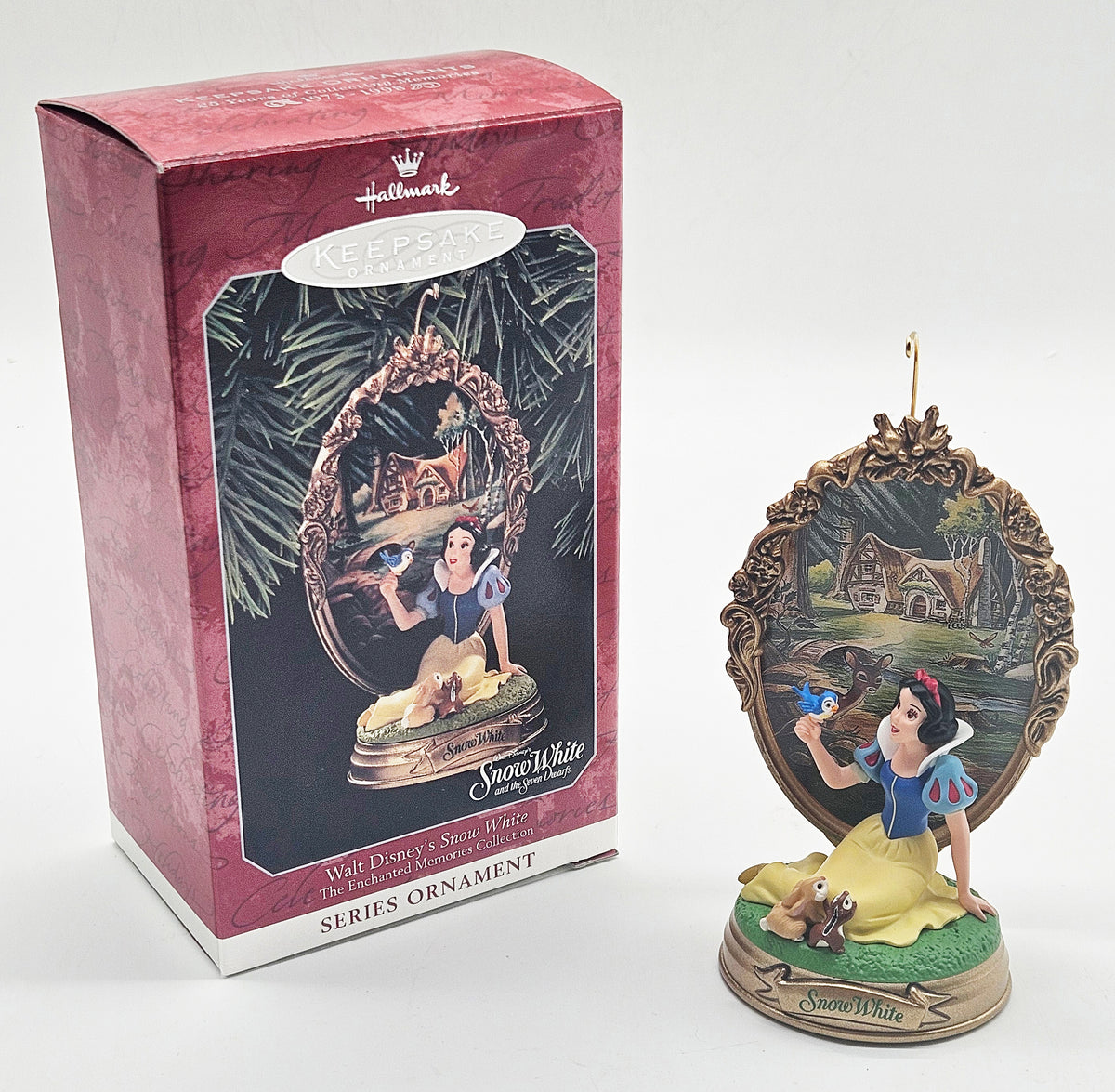Hallmark Keepsake – “Disney Enchanted Memories Snow White” — with original box
