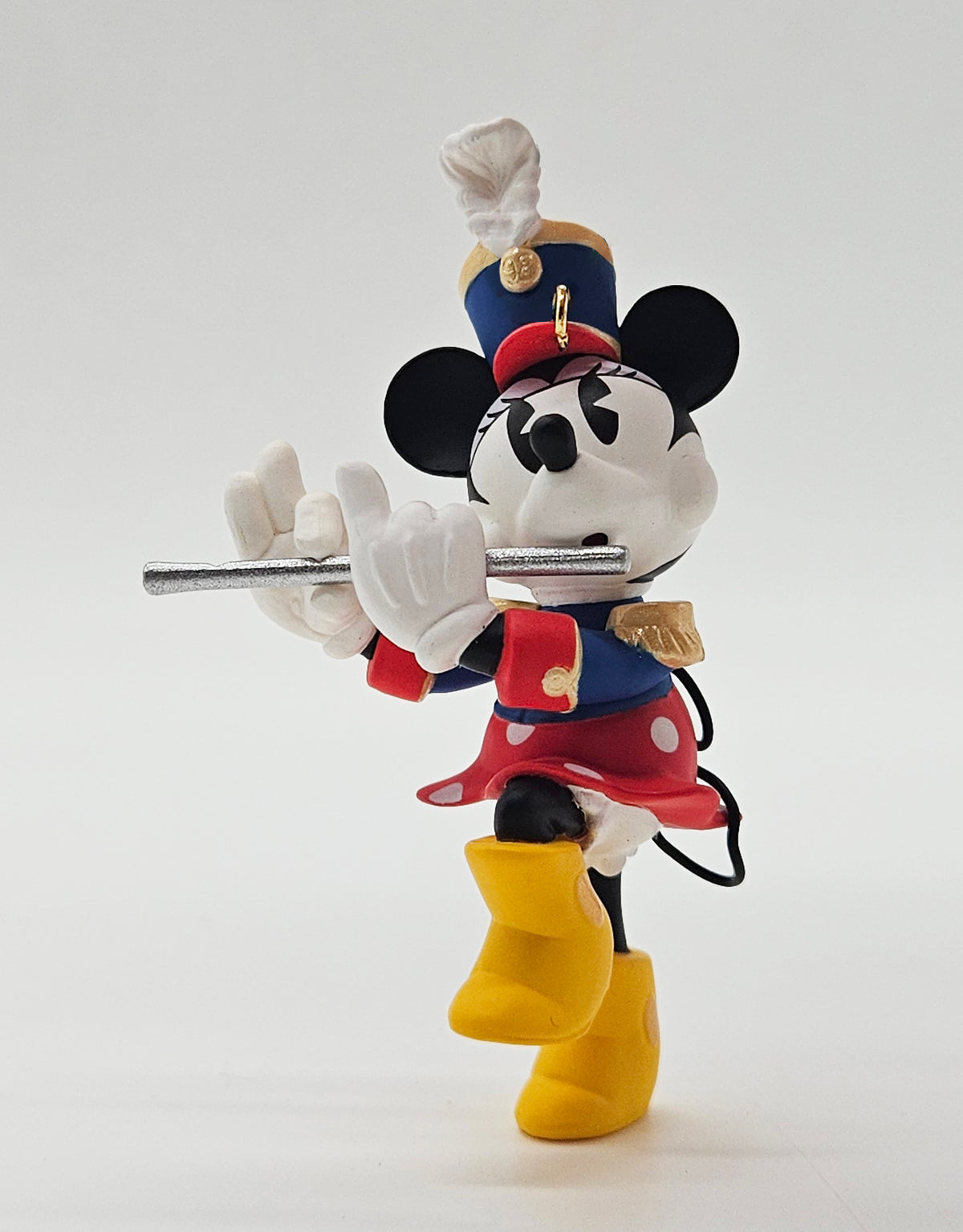 1998 Hallmark Keepsake Minnie Plays the Flute (QXD4106) — product