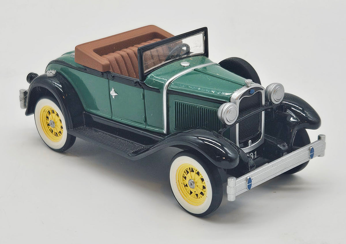 Hallmark Keepsake – “Vintage Roadsters 1931 Ford Model A Roadster” — ornament view