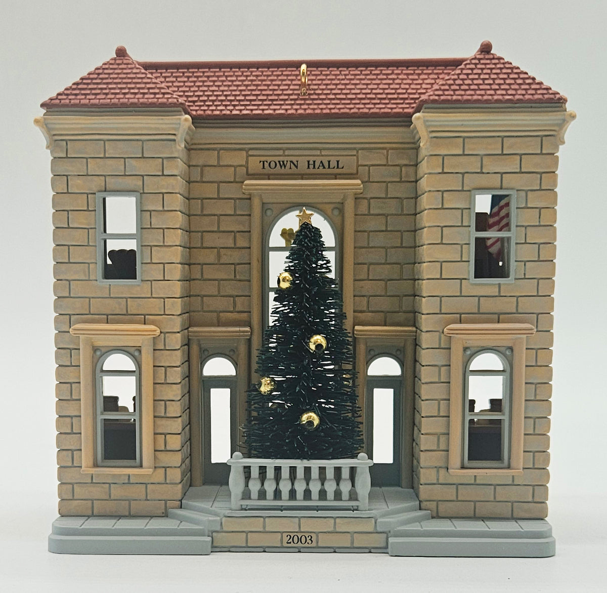 Hallmark Keepsake – “Town Hall and Mayor's Christmas Tree” — ornament view