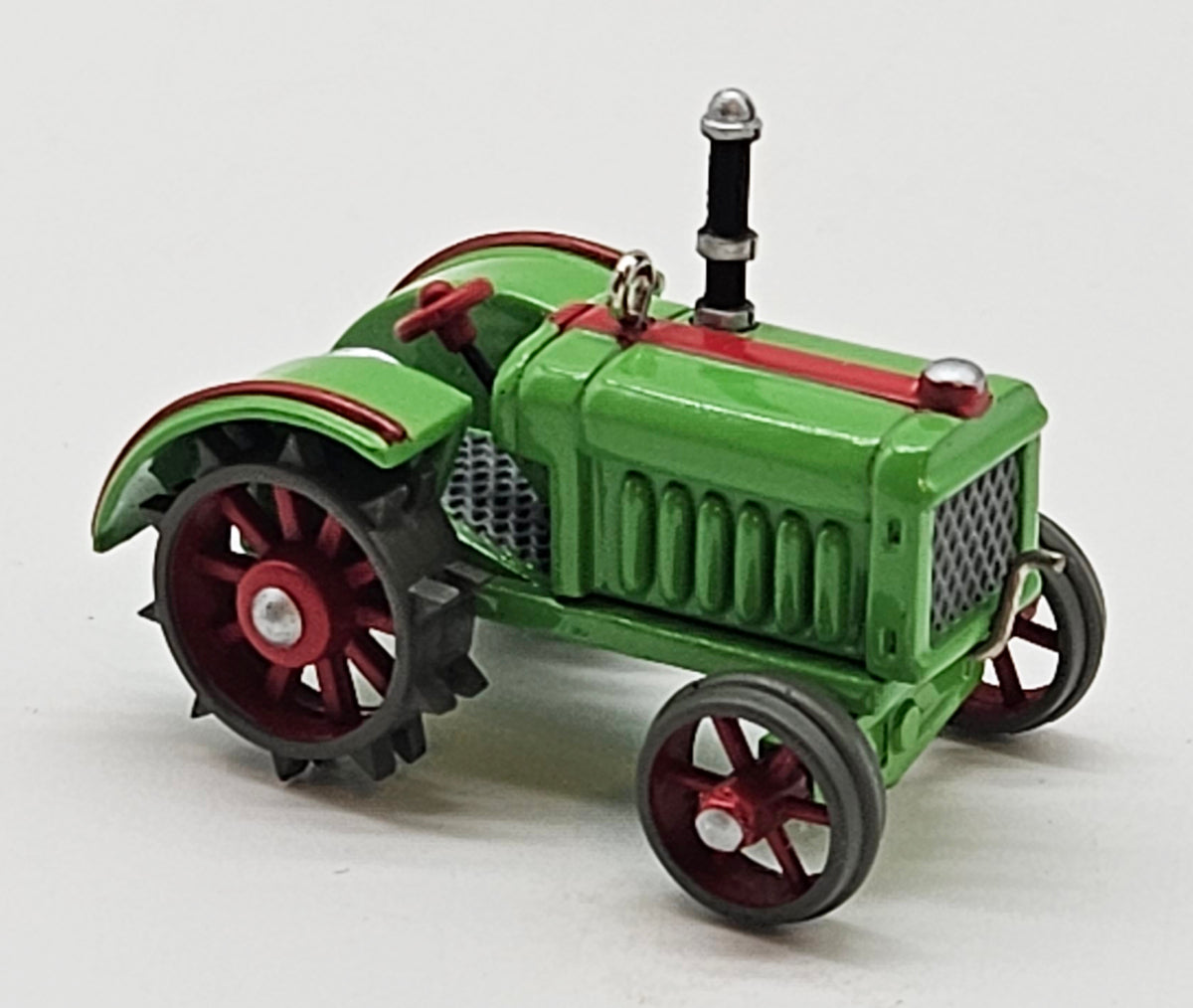 Hallmark Keepsake – “Antique Tractors #8” — ornament view