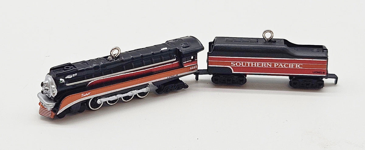 Hallmark Keepsake – “Lionel Southern Pacific Daylight Locomotive & Tender” — ornament view
