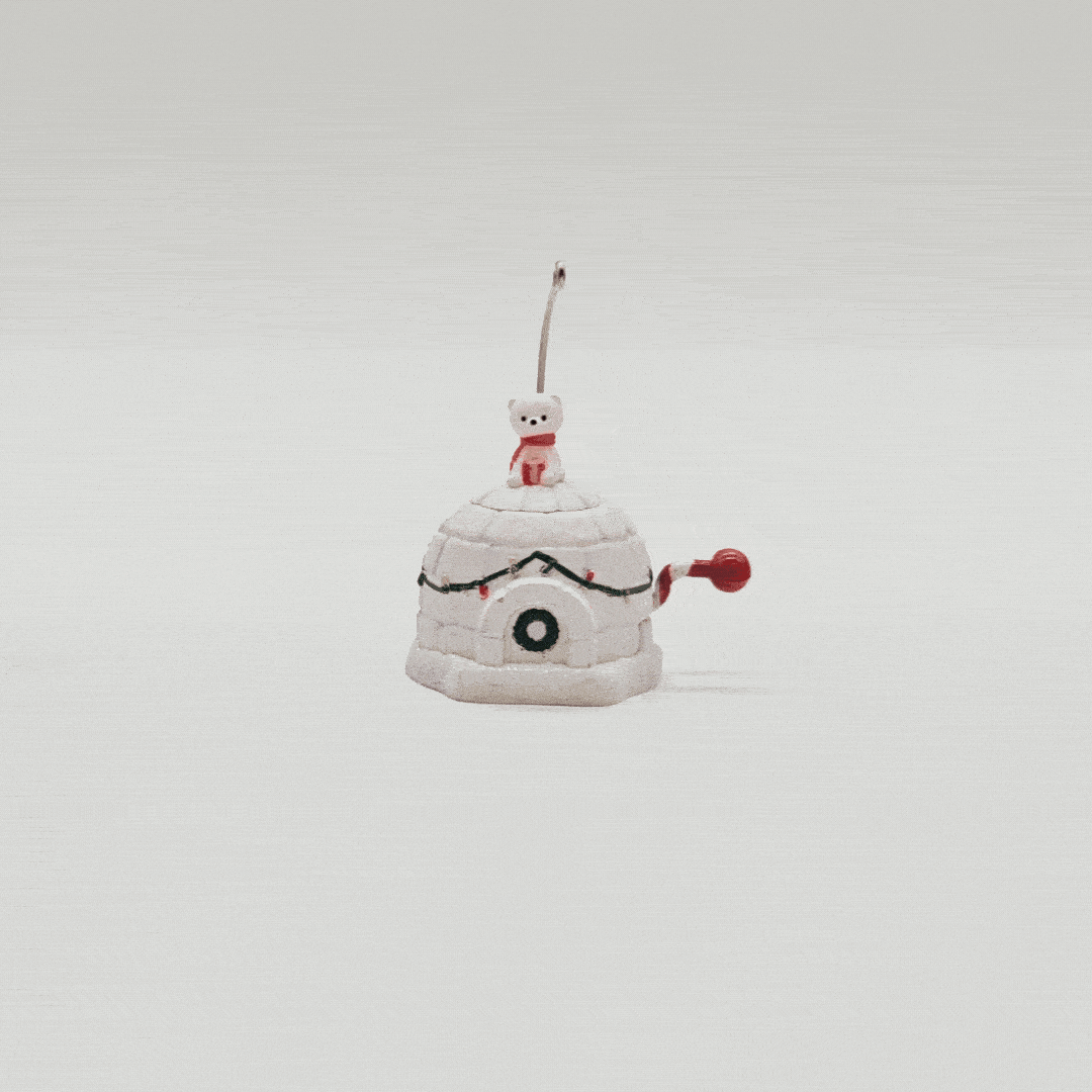 Hallmark Keepsake – “Frosty Friends Frosty Surprise” — ornament view