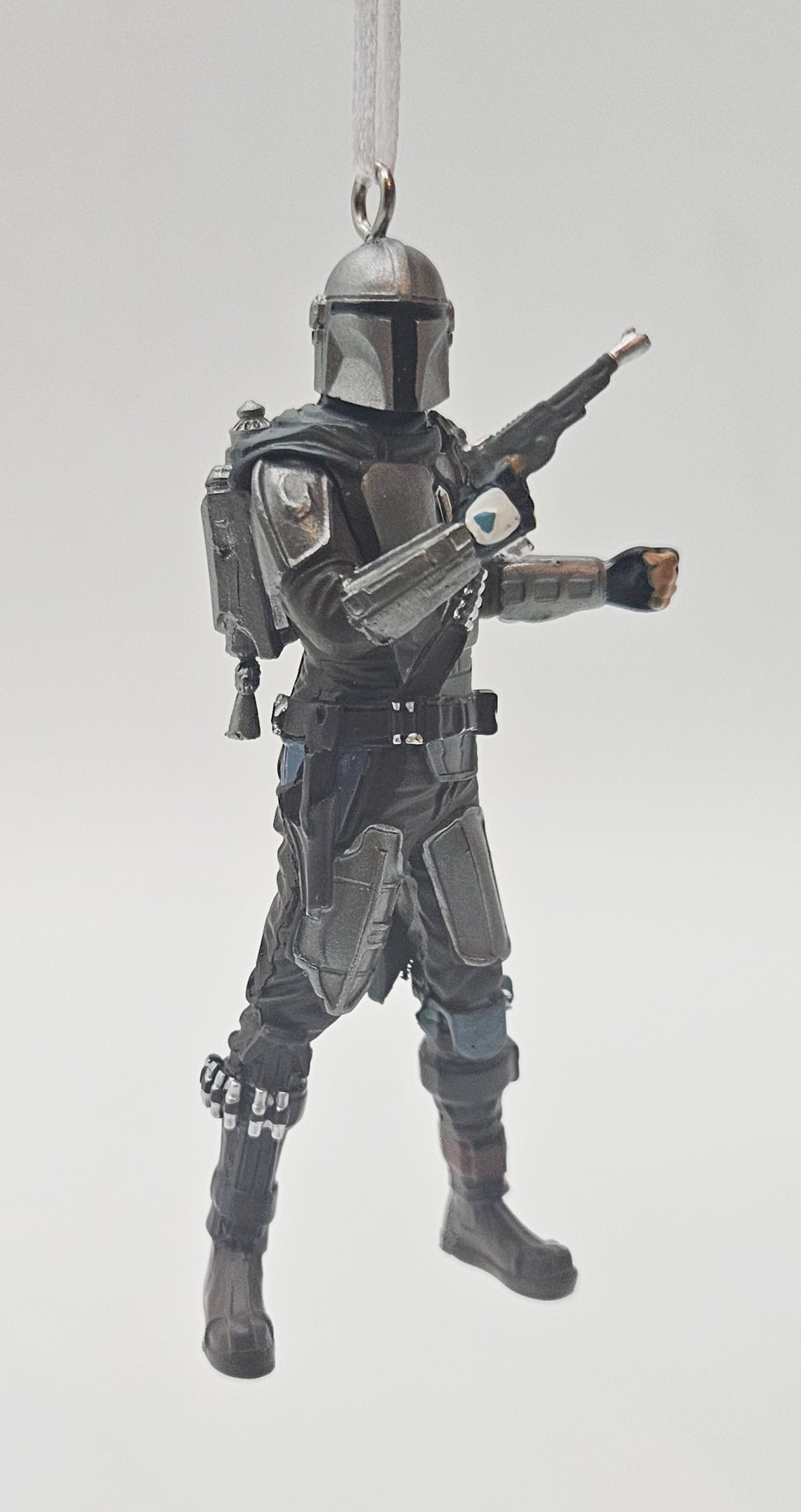 Hallmark Keepsake – “Star Wars The Mandalorian” — ornament view