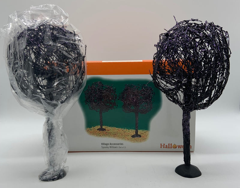 Dept 56- Snow Village Halloween "Spooky Willows"