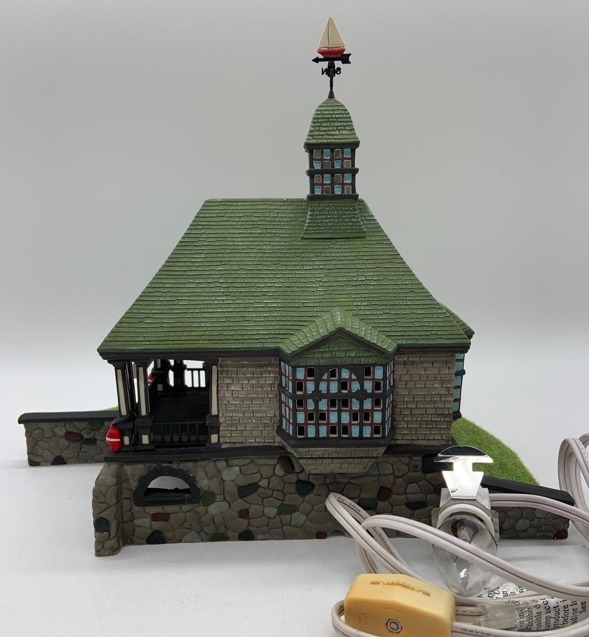 Retired Dept 56- Seasons Bay Series "Stillwaters Boathouse"