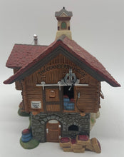 Load image into Gallery viewer, Dept 56- New England Village "The Cranberry House"  no box