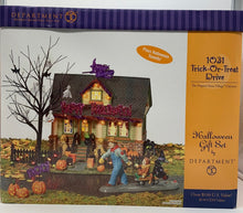 Load image into Gallery viewer, Retired Department 56- Halloween "1031 Trick-or-Treat Drive"