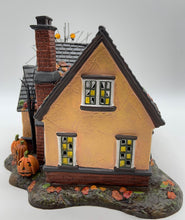 Load image into Gallery viewer, Dept 56- SV Halloween "The Pumpkin House"