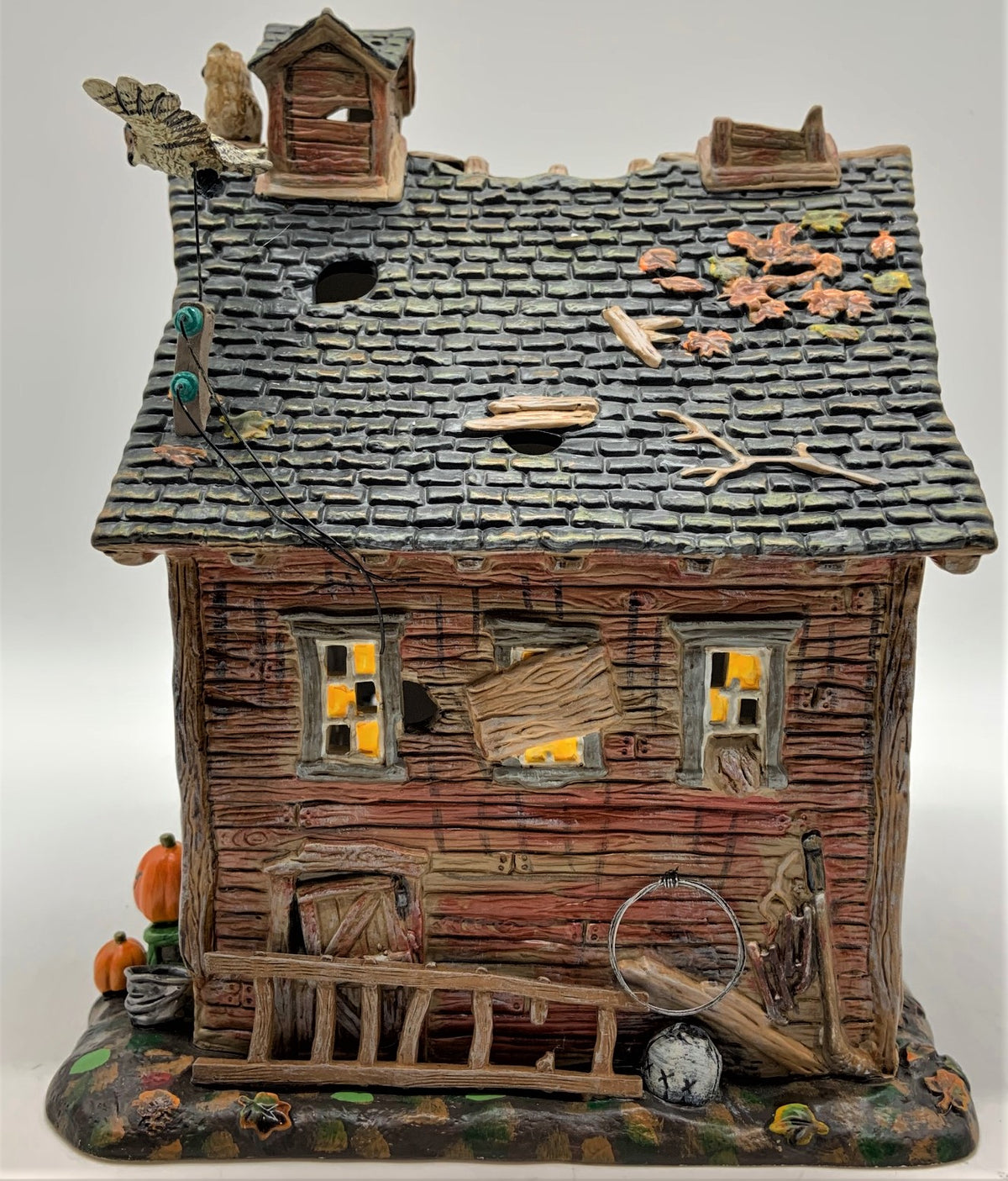 Dept 56- SV Halloween "Screech Owl Farm"