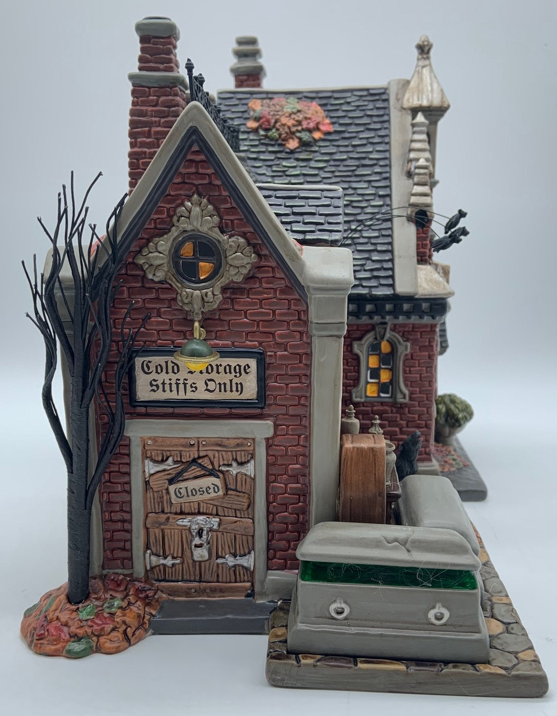 Department 56- SV Halloween "Croak-N-Haggard Mortuary"