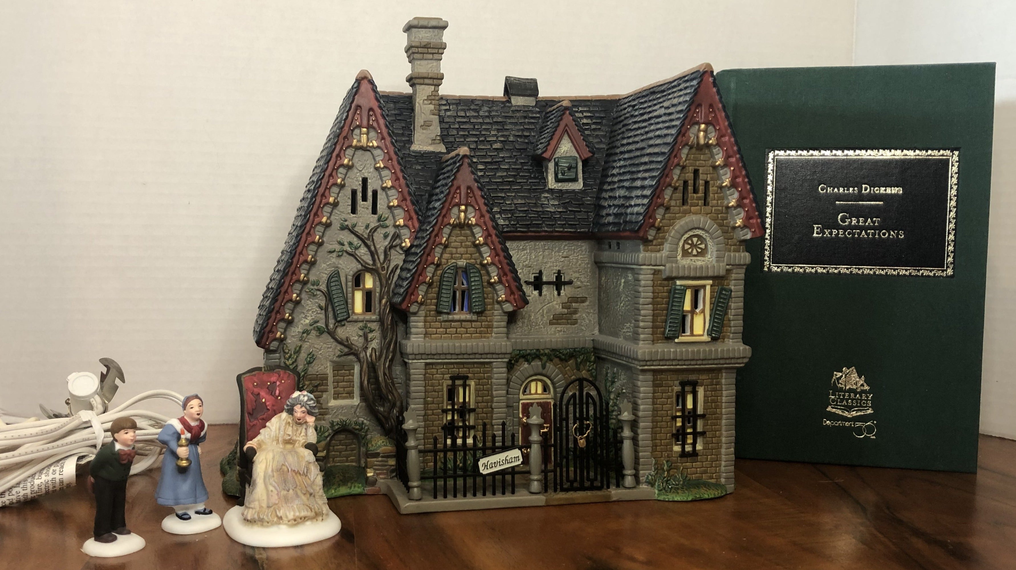 Department 56 Great purchases Expectations Satis Manor