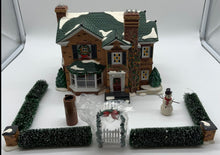 Load image into Gallery viewer, Dept 56- Snow Village "2000 Holly Lane"