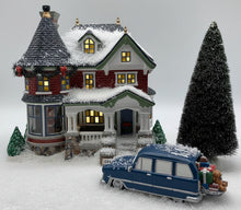 Load image into Gallery viewer, Dept 56- Snow Village "1224 Kissing Claus Lane"