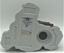 Load image into Gallery viewer, Department 56- Dickens' Village "Crowntree Inn"