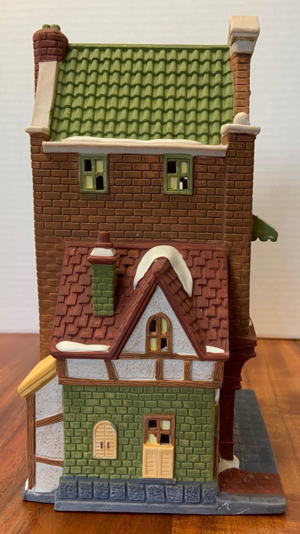 Department 56 CIC Music Emporium