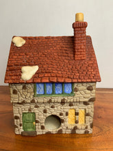 Load image into Gallery viewer, Retired Department 56 Crowntree Inn back
