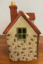 Load image into Gallery viewer, Retired Department 56 Crowntree Inn side