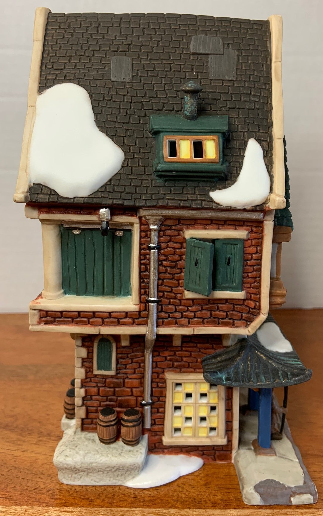Department 56 Dickens' Village The China Trader side