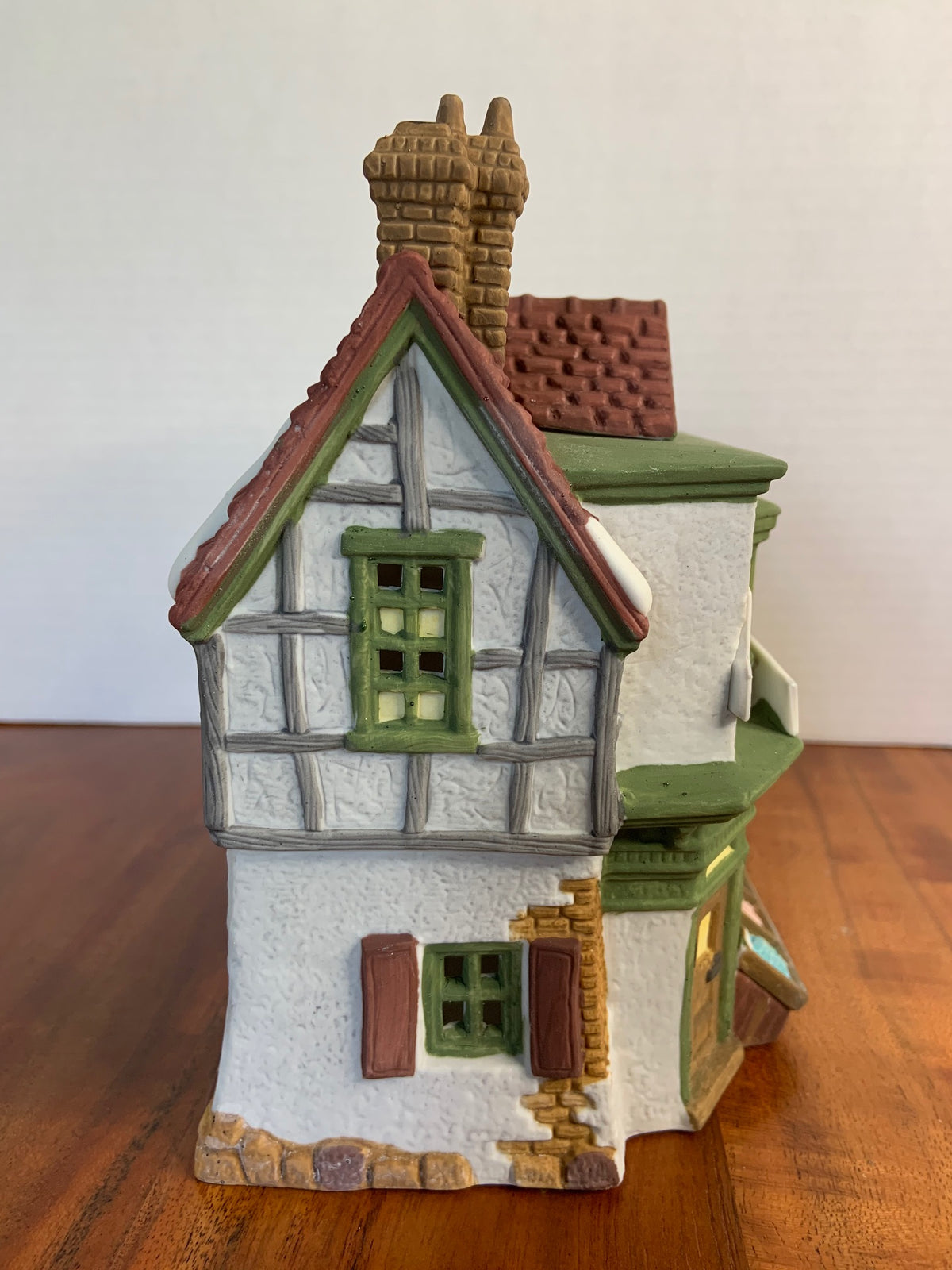Dept 56 The Mermaid Fish Shoppe side