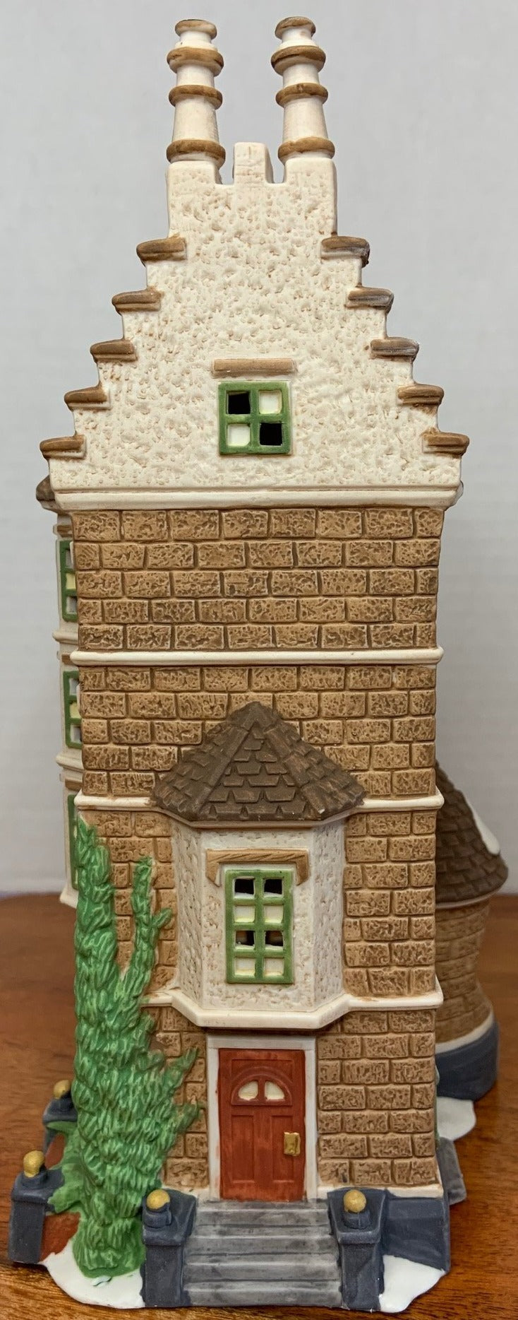 Dept 56 Nephew Fred's Flat