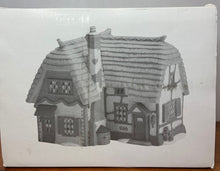 Load image into Gallery viewer, Retired Dept 56 Dickens' Village Cobb Cottage