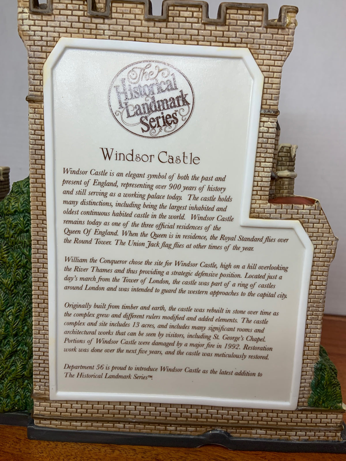 Department 56 Historical Landmark Series Windsor Castle back detail