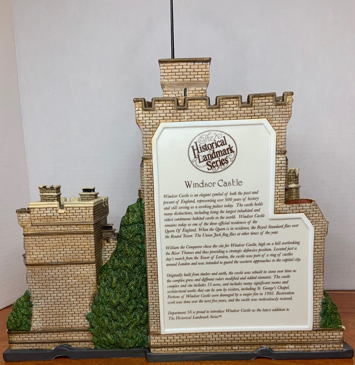 Department 56 Historical Landmark Series Windsor Castle back