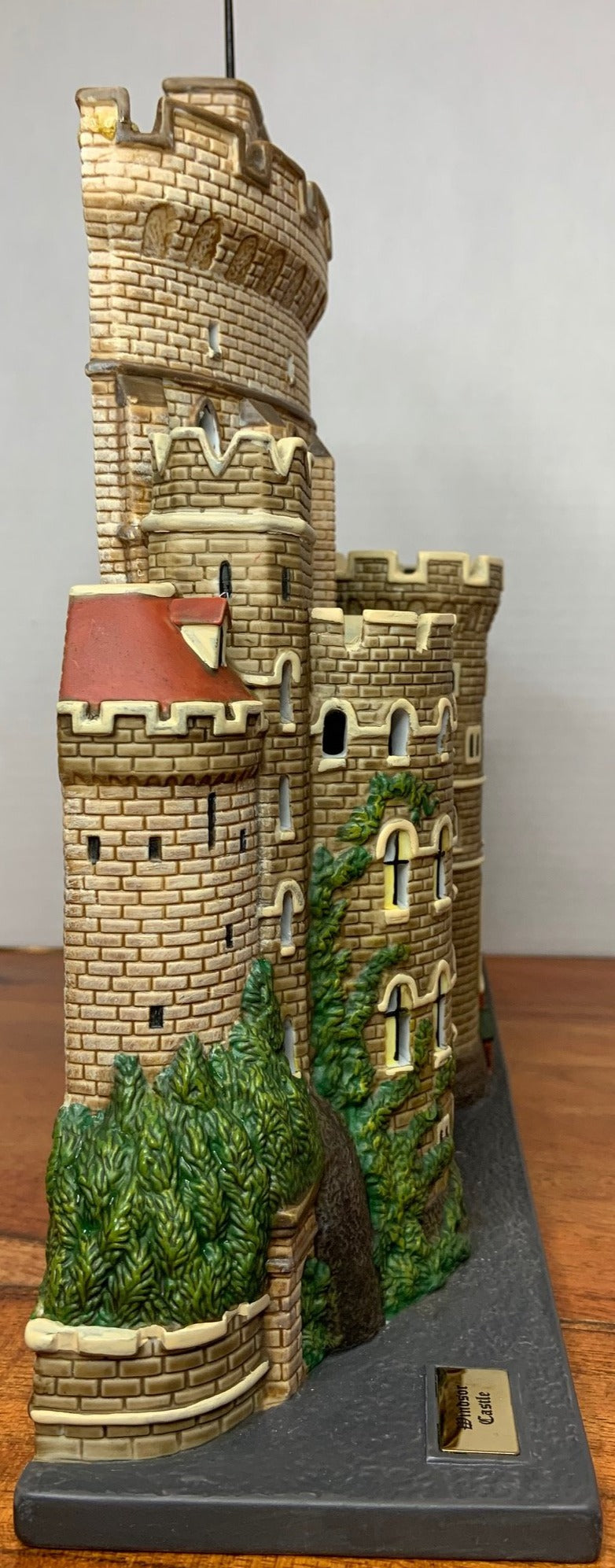 Department 56 Historical Landmark Series Windsor Castle side