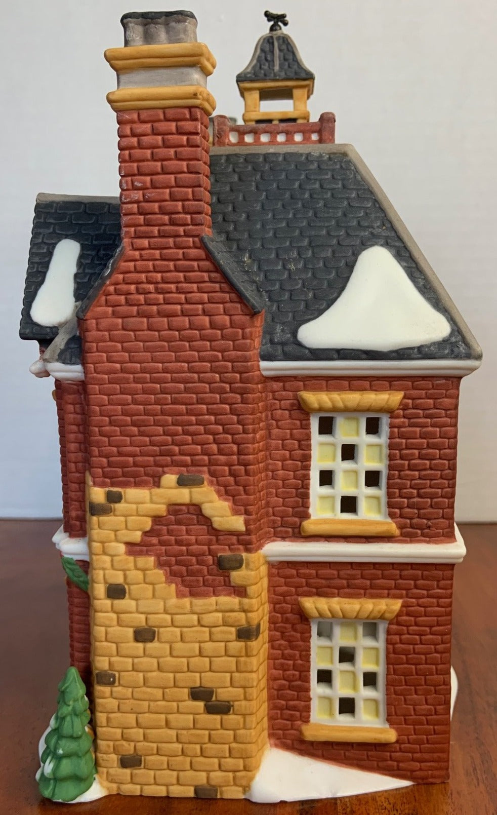 Department 56 Dickens' Village Boarding & Lodging School side