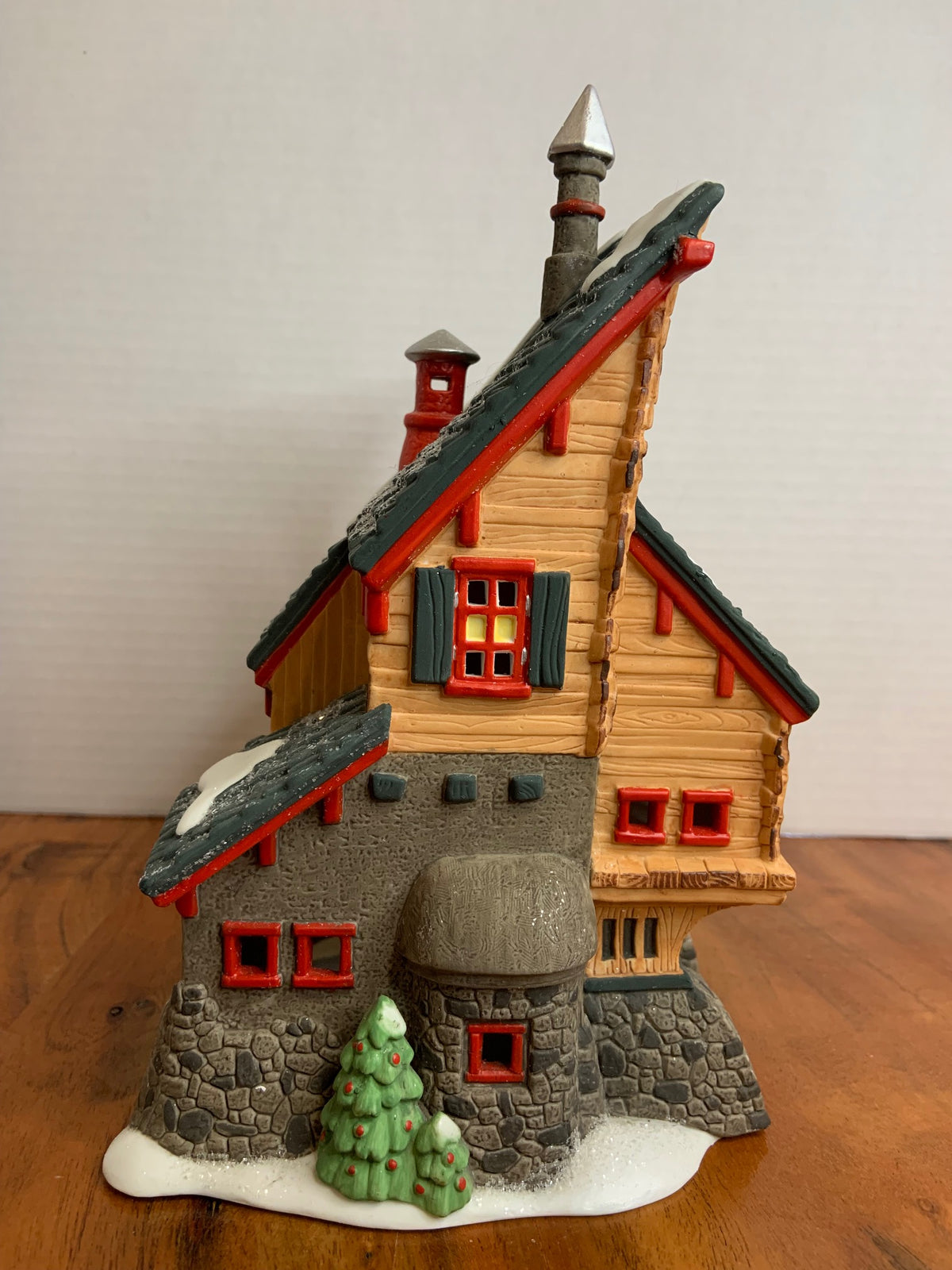 Department 56 North Pole Village "Elves' Trade School" side