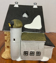 Load image into Gallery viewer, Dept 56- New England Village "Jannes Mullet Amish Barn" side