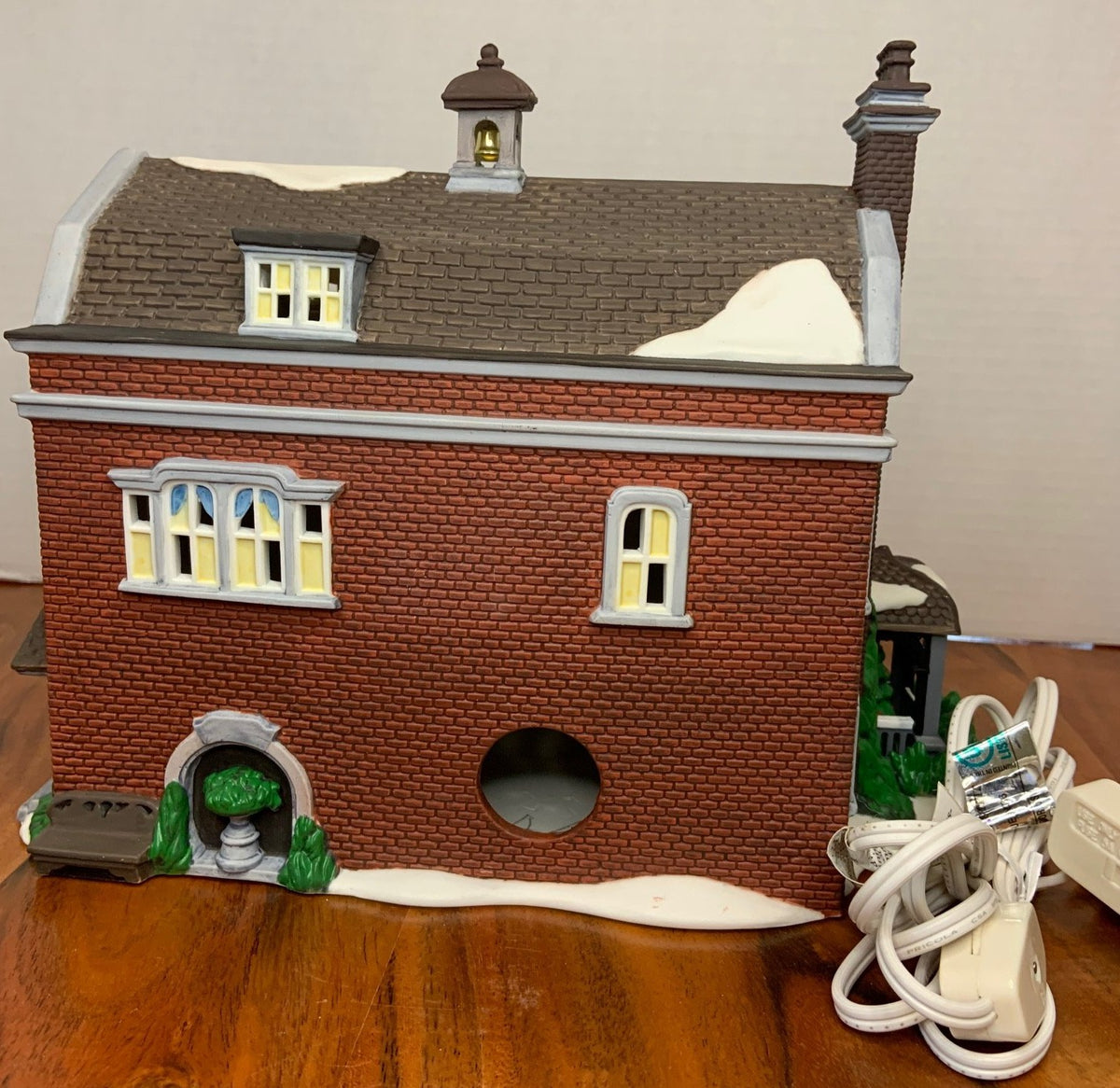 Dept 56- Dickens' Village "Gad's Hill Place" back