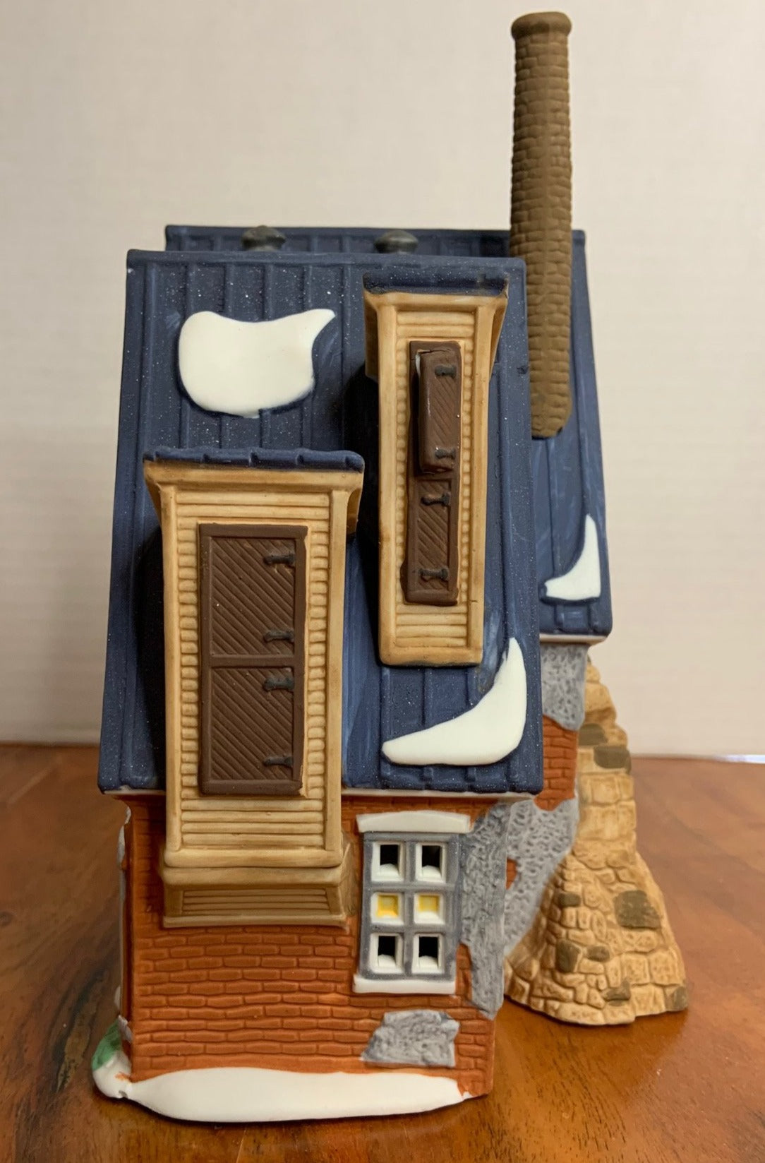 Dept 56- New England Village "Yankee Jud Bell Casting" side