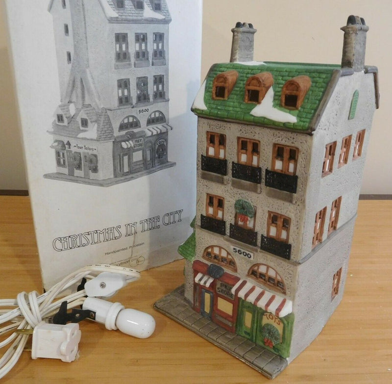 Dept 56 Christmas in the City Toy Shop and Pet Store