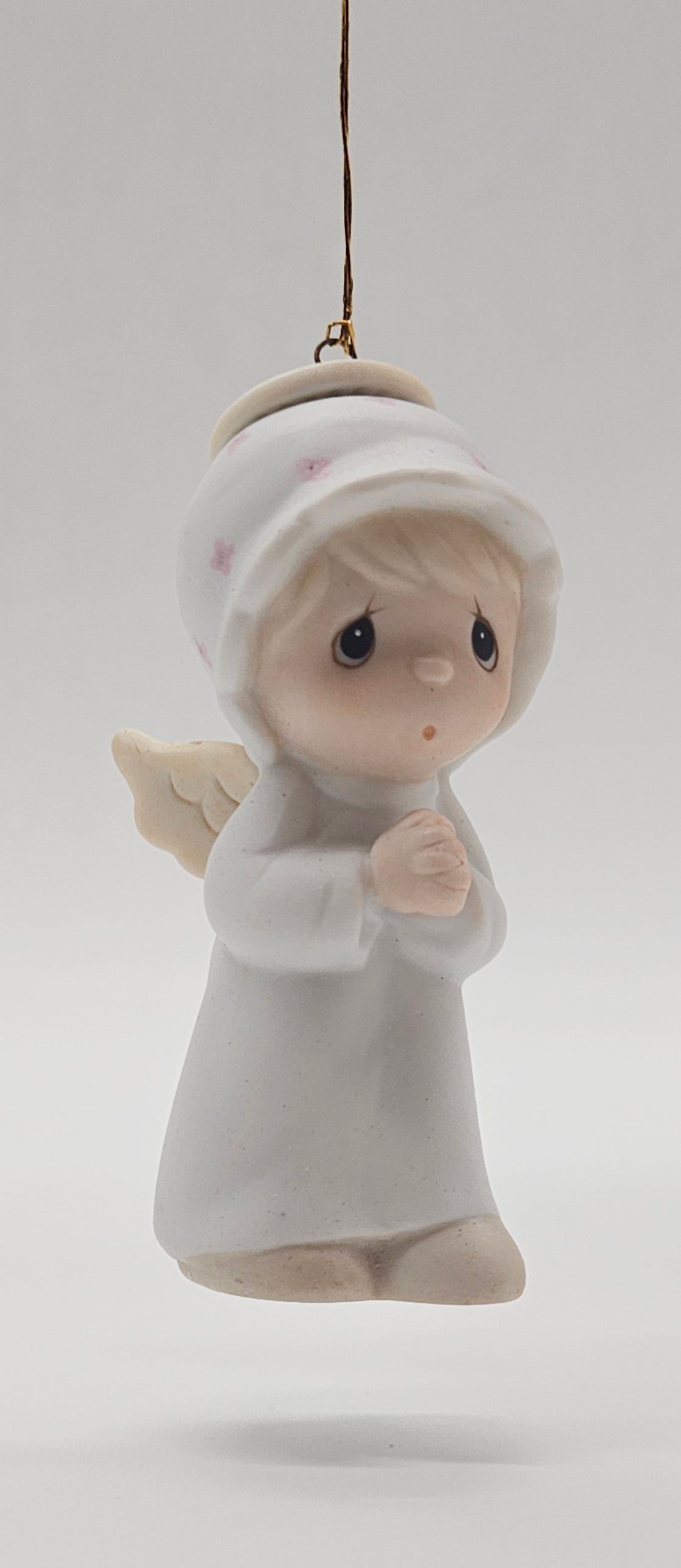 1982 The First Noel (Praying Angel) E-2368 — ornament close-up