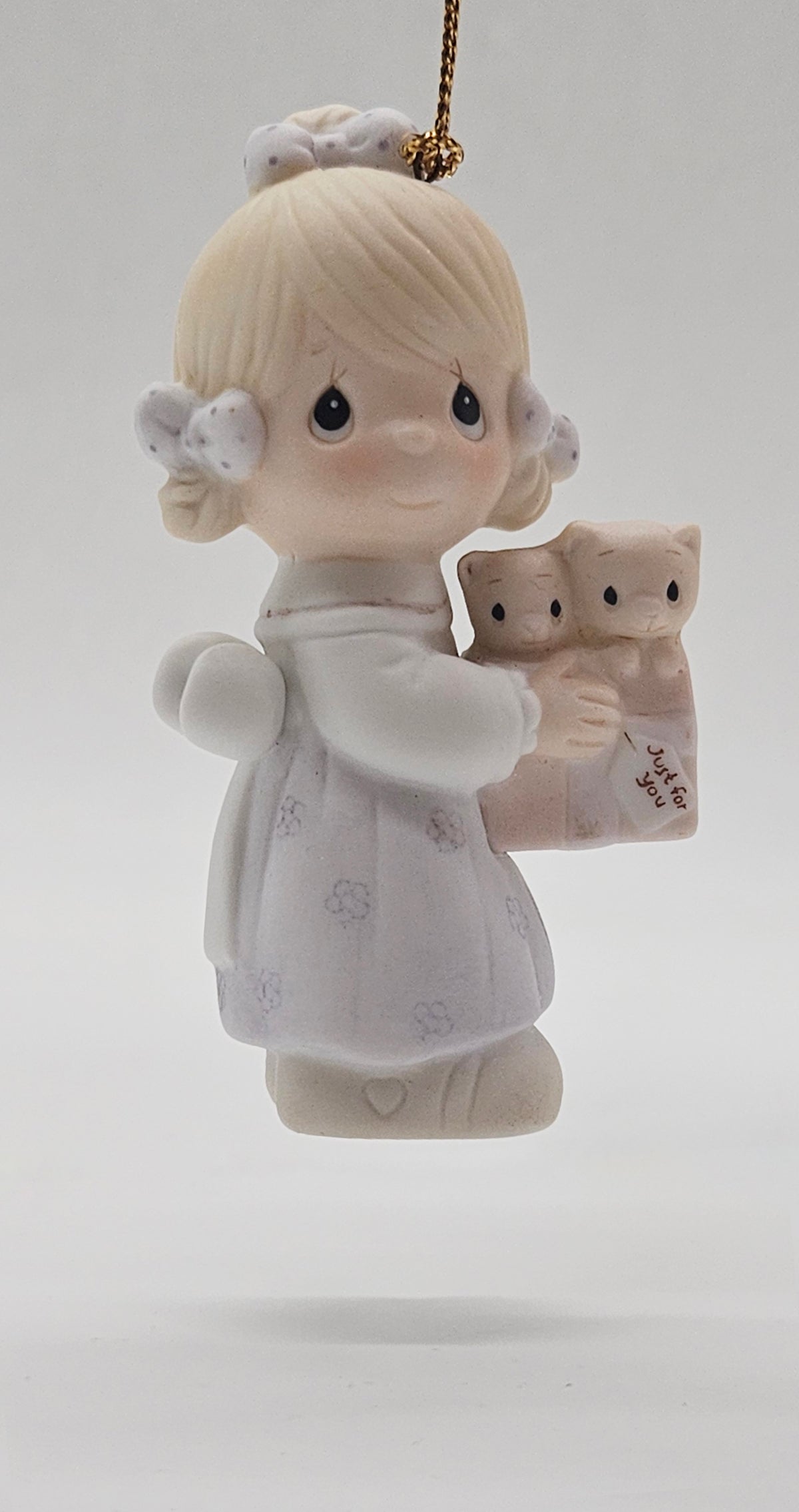 1983 To Thee with Love E-0534 — ornament close-up