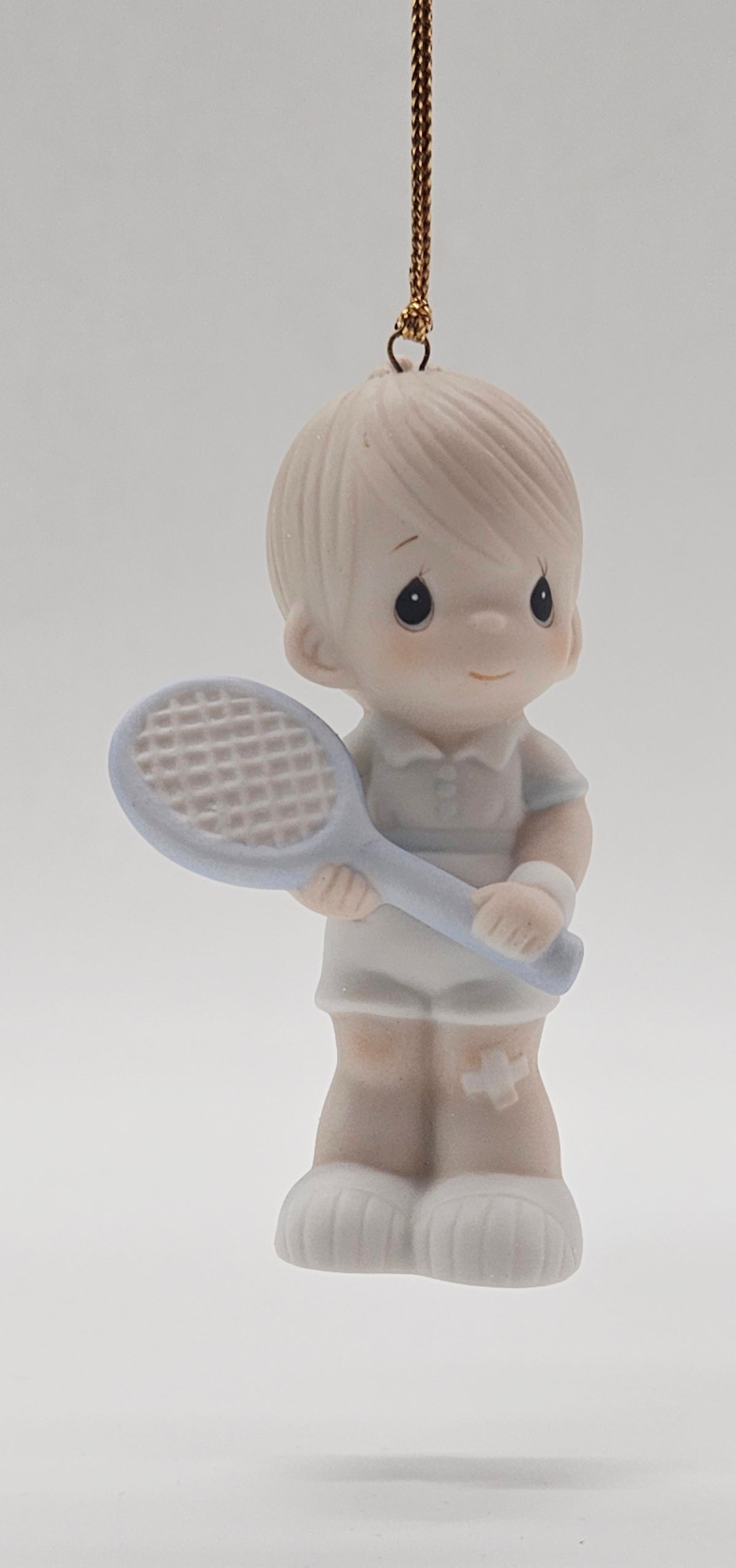 1986 Serve with a Smile 102431 — ornament close-up