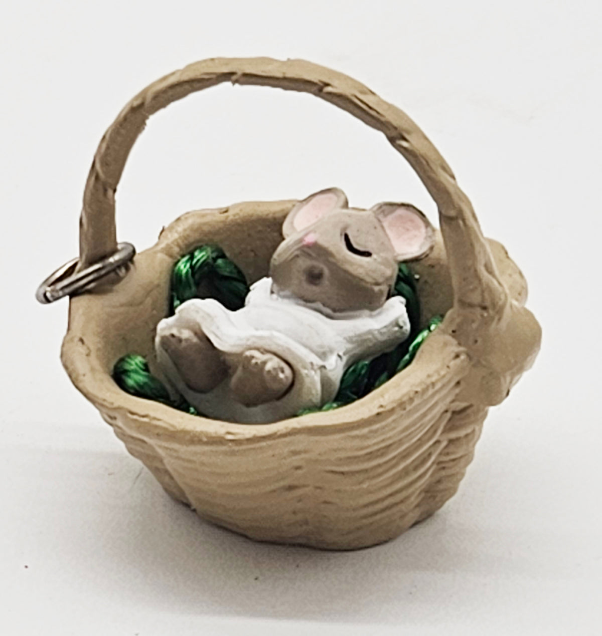 1992 Hallmark Keepsake Sew, Sew Tiny – basket break