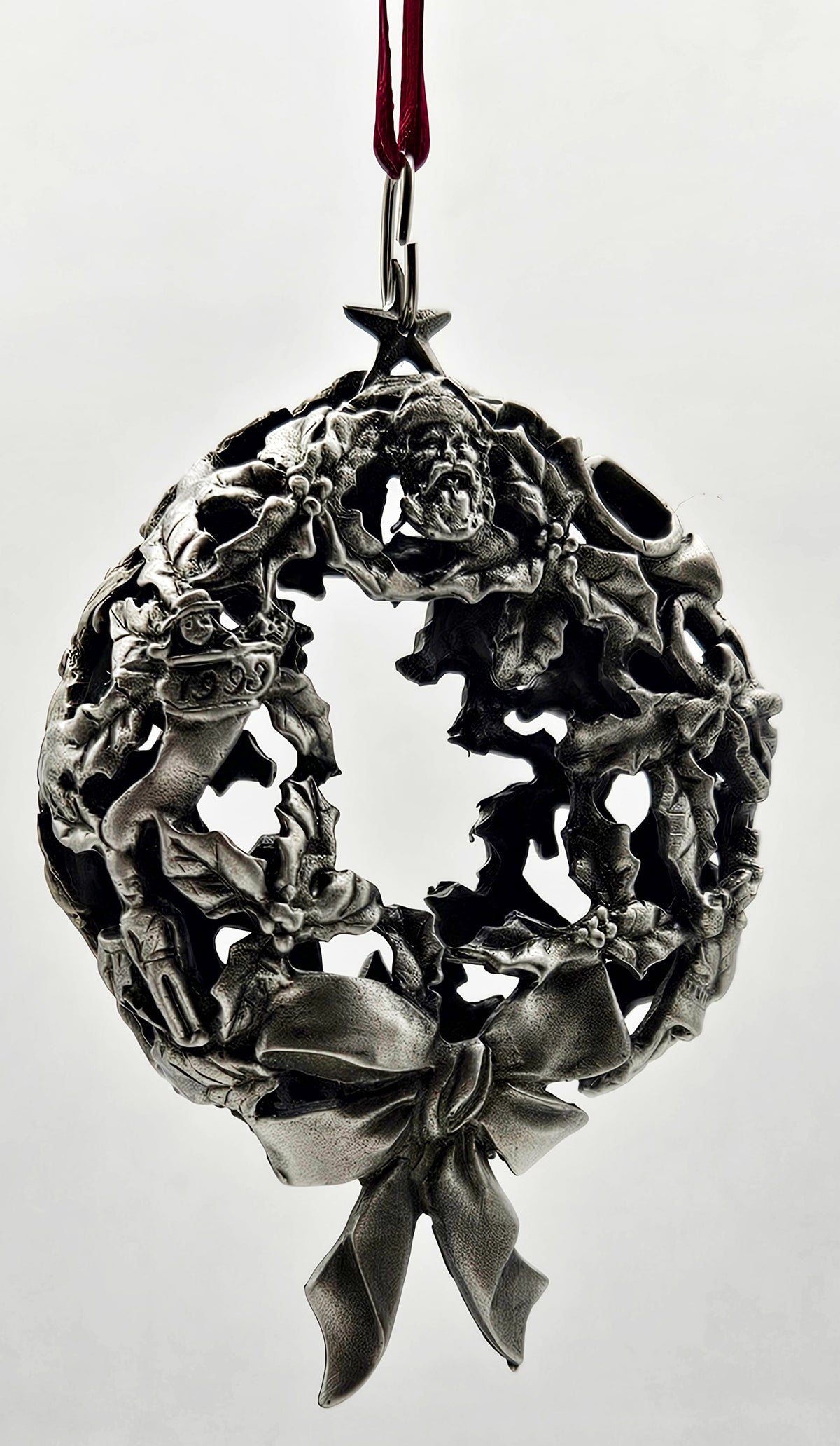 Hallmark Keepsake – “Glowing Pewter Wreath Anniversary” — ornament view