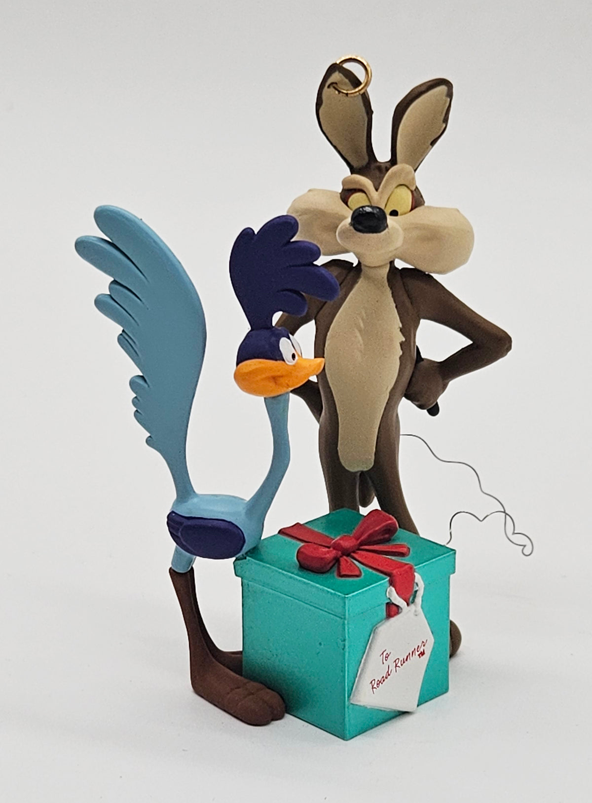 Hallmark Keepsake – “Road Runner and Wile E. Coyote” — ornament view