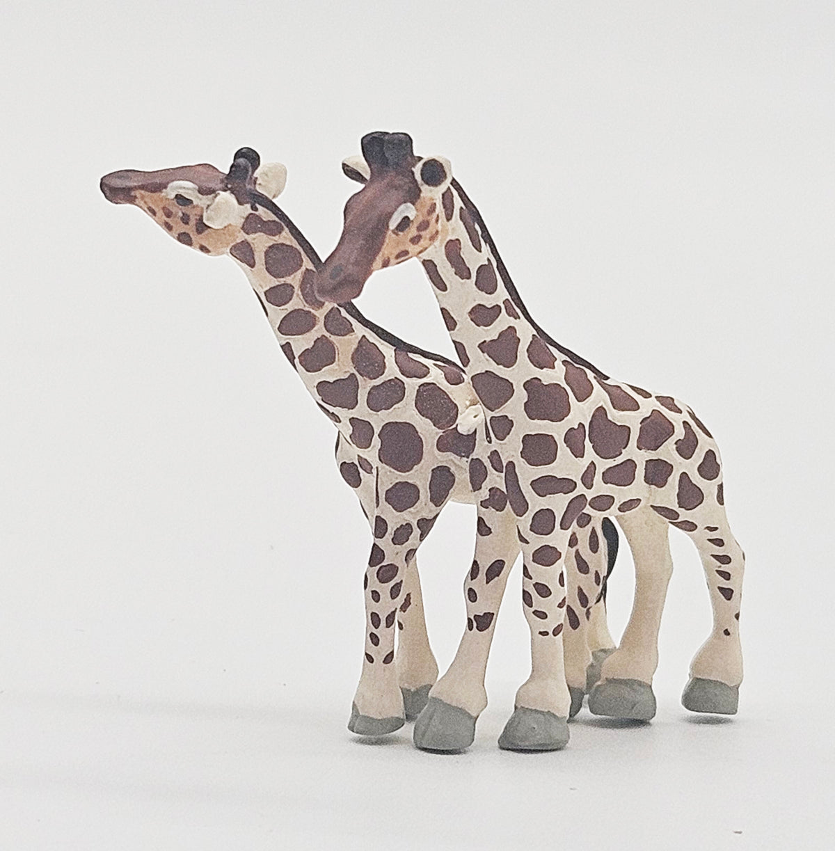 Hallmark Keepsake – “Miniature Noah's Ark Gentle Giraffes” — ornament view