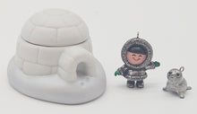 Load image into Gallery viewer, 2000 Hallmark Keepsake Frosty Friends Igloo Miniature Ornament Set — ornament detail
