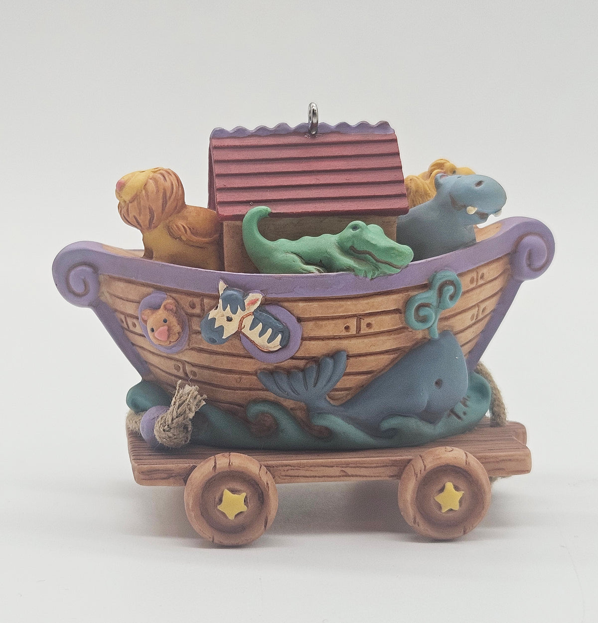 Hallmark Keepsake – “Safe in Noah's Ark” — ornament view