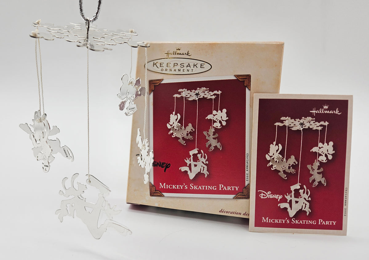 2002 Hallmark Keepsake Mickey’s Skating Party (QXD4913) — with box memory card and mobile