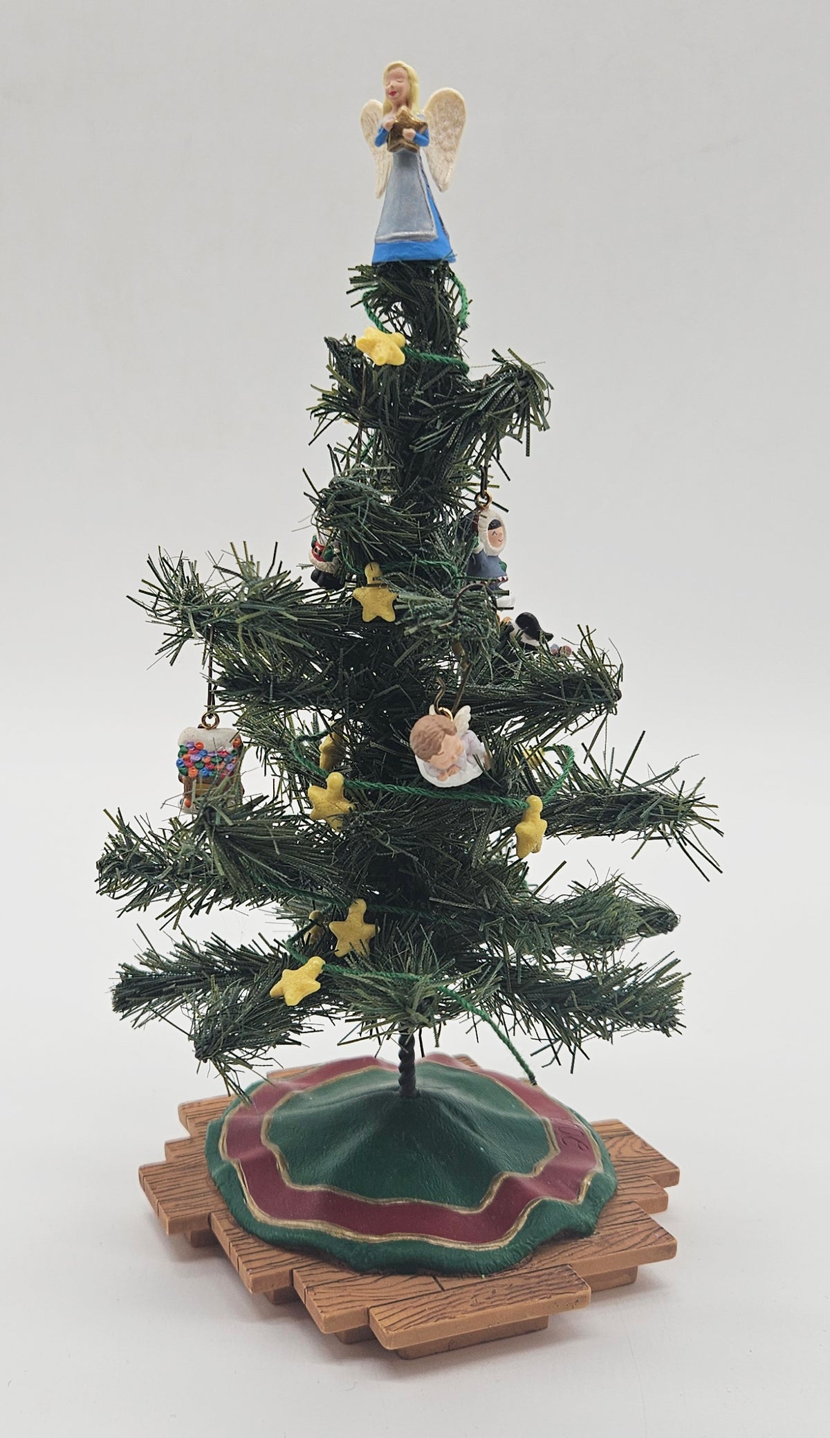 Hallmark Keepsake – “Santa's Big Night Christmas Tree with Decorations” — ornament view