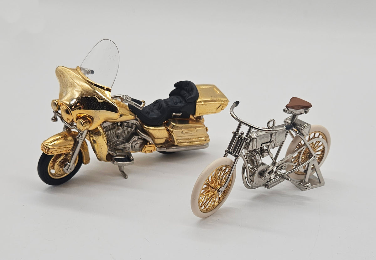 Hallmark Keepsake – “Harley Davidson Serial Number One 100th Anniversary Set” — ornament view